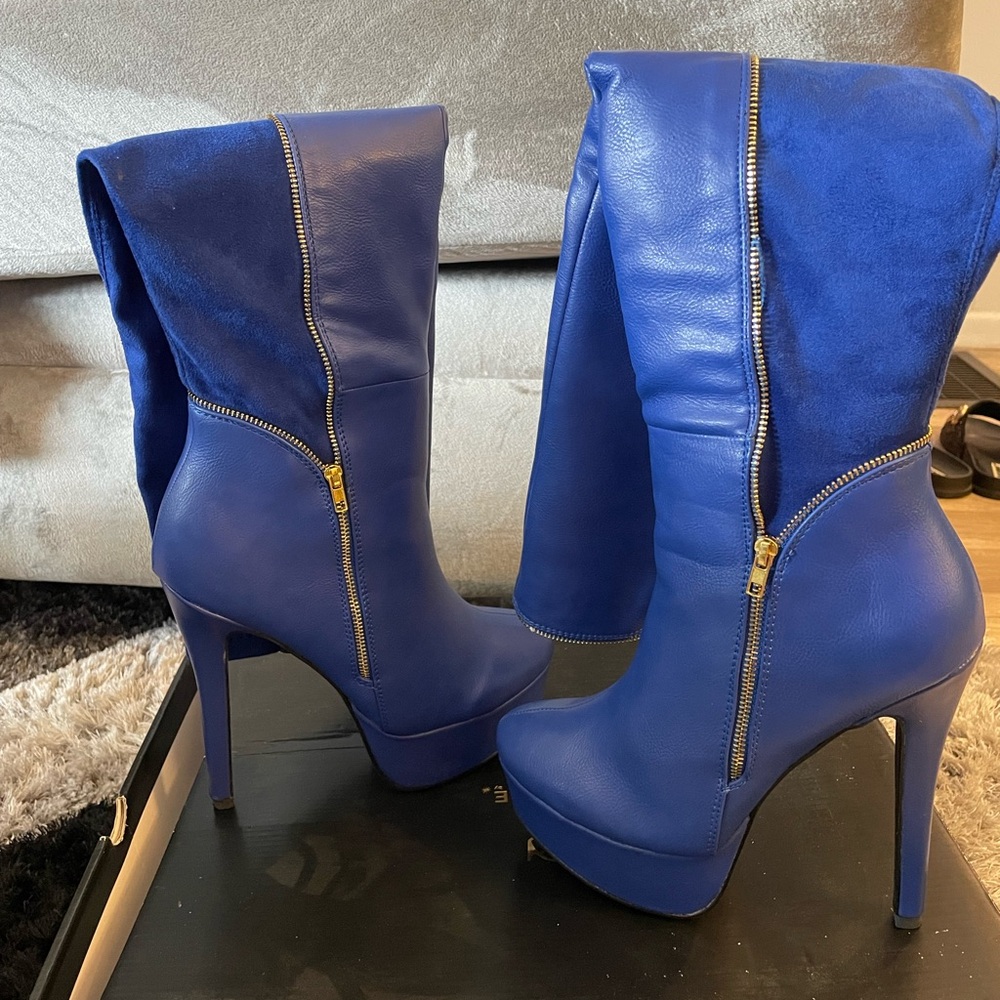 Knee high boots only worn once